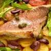 Морской окунь с картофелем, с розовыми маслинами и каперсами Веранда